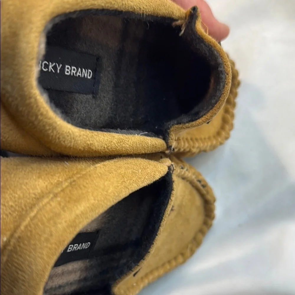 Lucky Brand Micro-Suede Moccasin Slippers, Camel/Tan color, Boys size 13-1, NWOT
